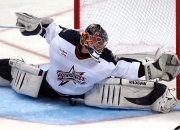 开云APP-双城记，上海滩的坚韧突围与欧洲之巅的青春风暴