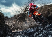 开云在线直播-北欧寒冰击碎格子梦想，法比尼奥关键贡献与冰岛绝杀克罗地亚的战术解析