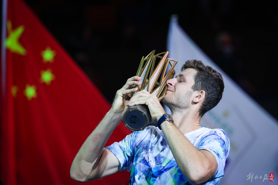 英国网球队完胜美国网球队，费德勒送出助攻