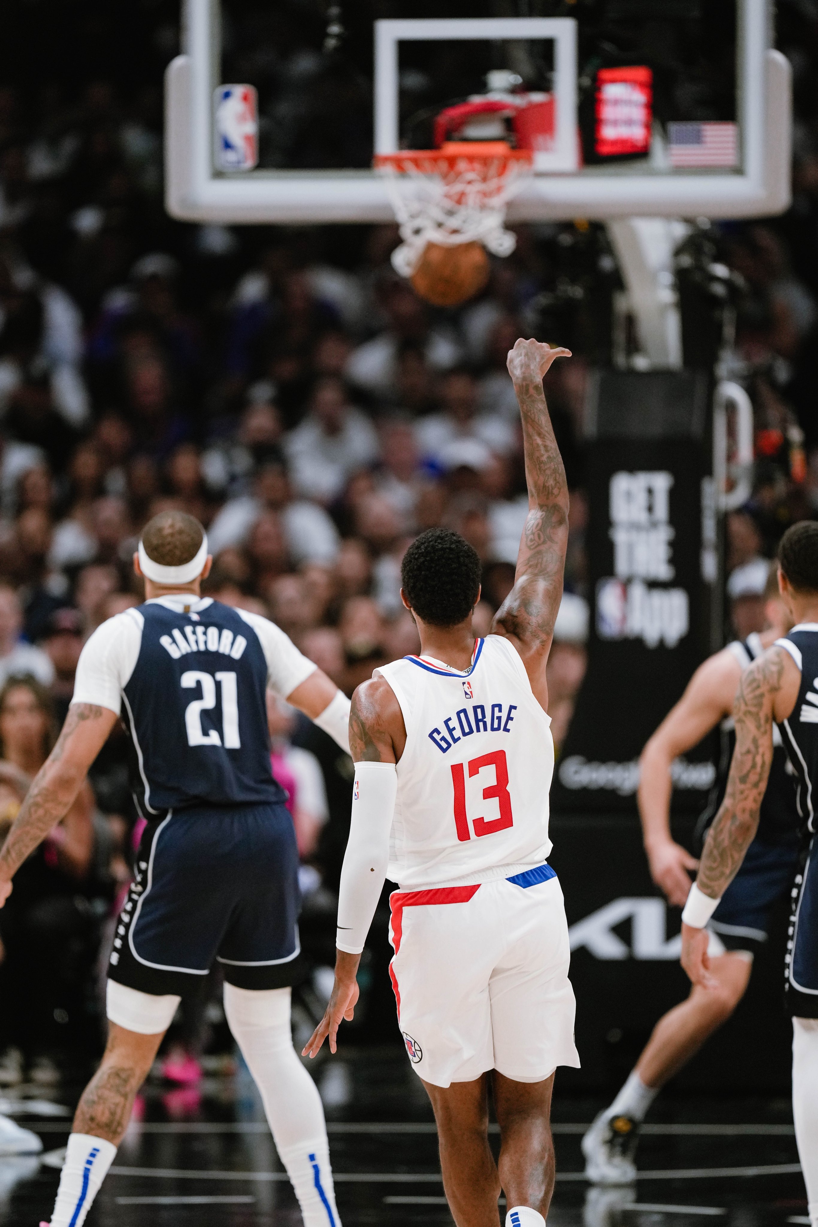 北京队翻盘灰熊，东契奇带队取胜