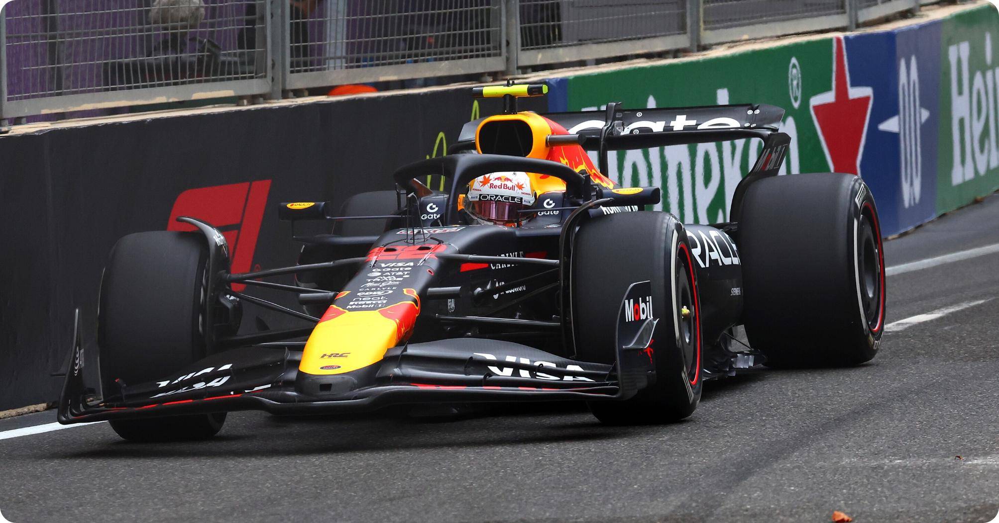 关于阿斯顿马丁碾压红牛二队，汉密尔顿点燃赛场的信息