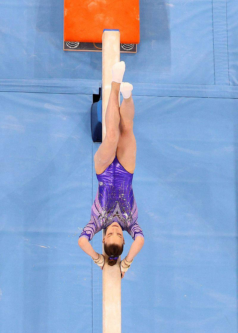 包含体操比赛中法国选手表现出色的词条