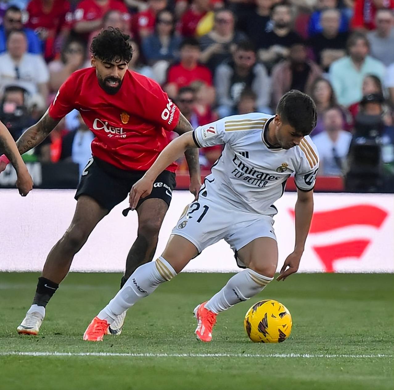 顶级豪门对碰，欧洲足球赛场酣畅淋漓的简单介绍