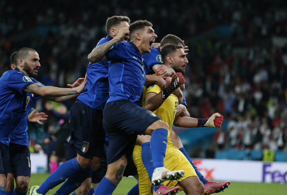 意大利队实现逆转，闯入欧锦赛决赛
