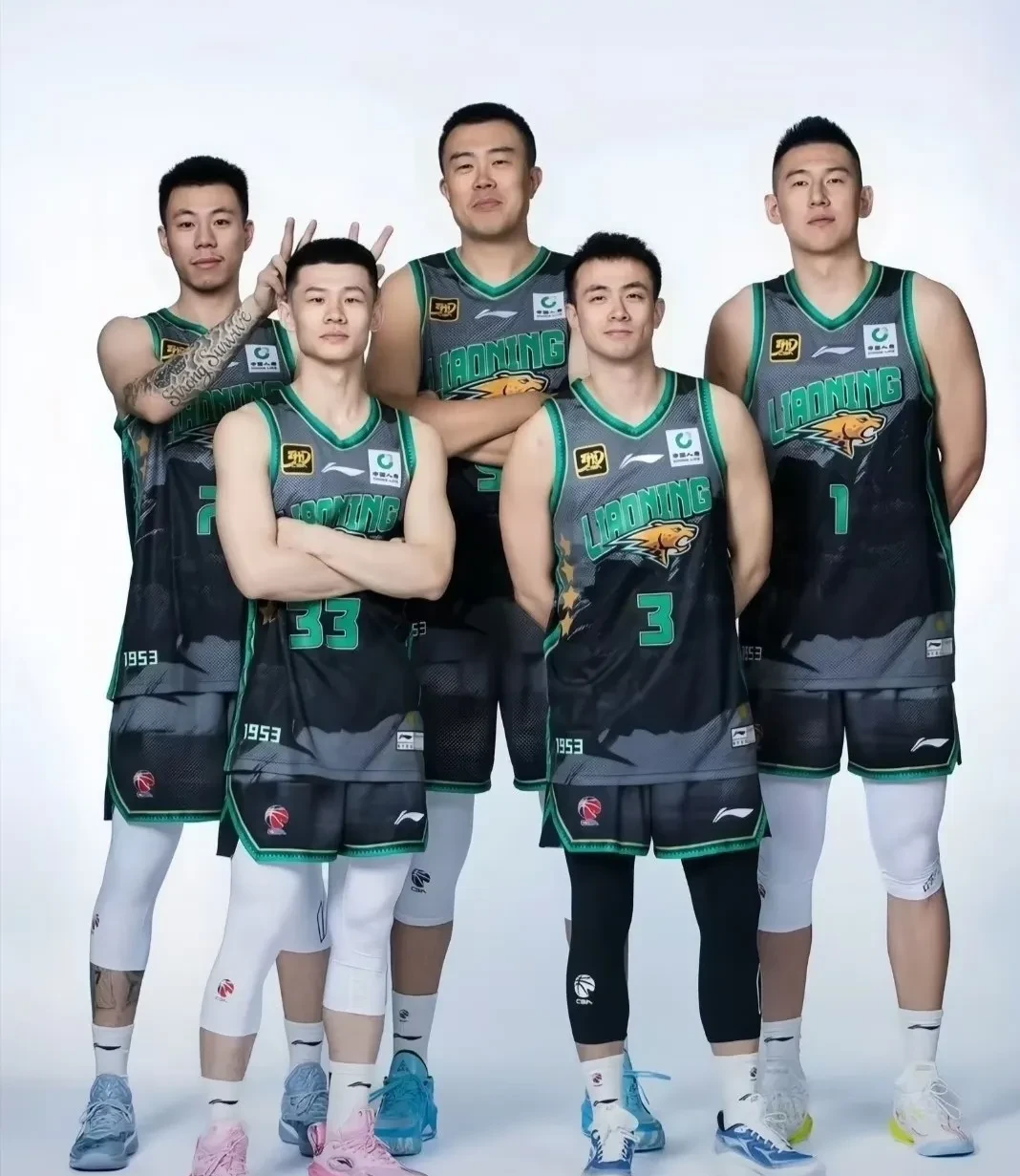 上海男篮再战辽宁，实力对决令人期待