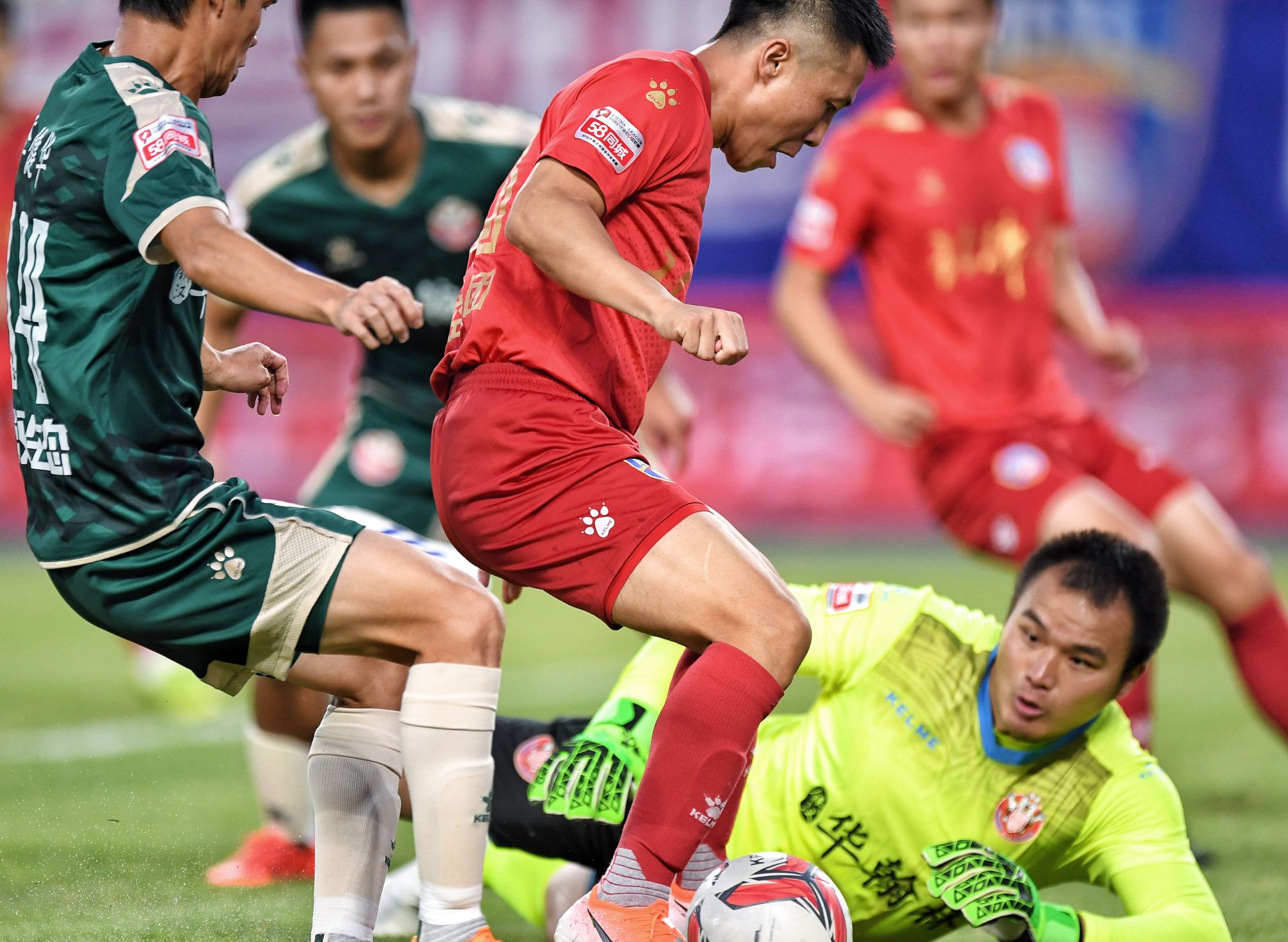 关于勒沃库森大将怒斩帽子戏法，助队取得大胜的信息