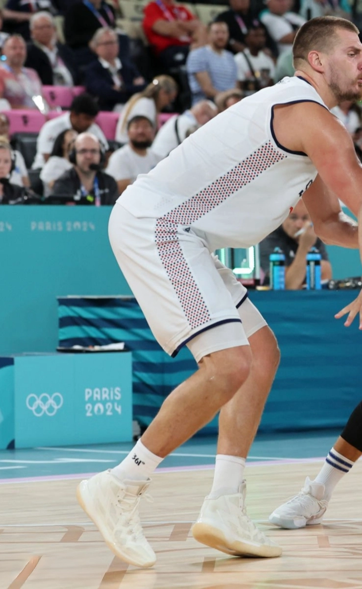 塞尔维亚男篮翻盘独行侠，加里纳利绝境逆转