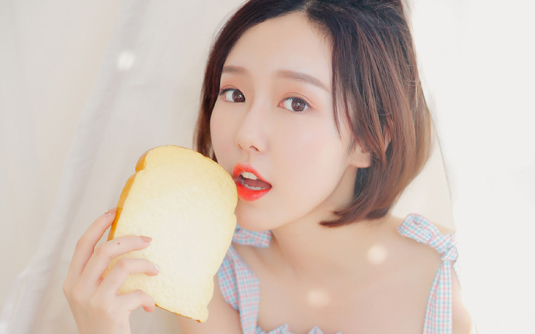 绿茵烽火与南粤雄鹰,当西甲德比遇见CBA跨洋胜利