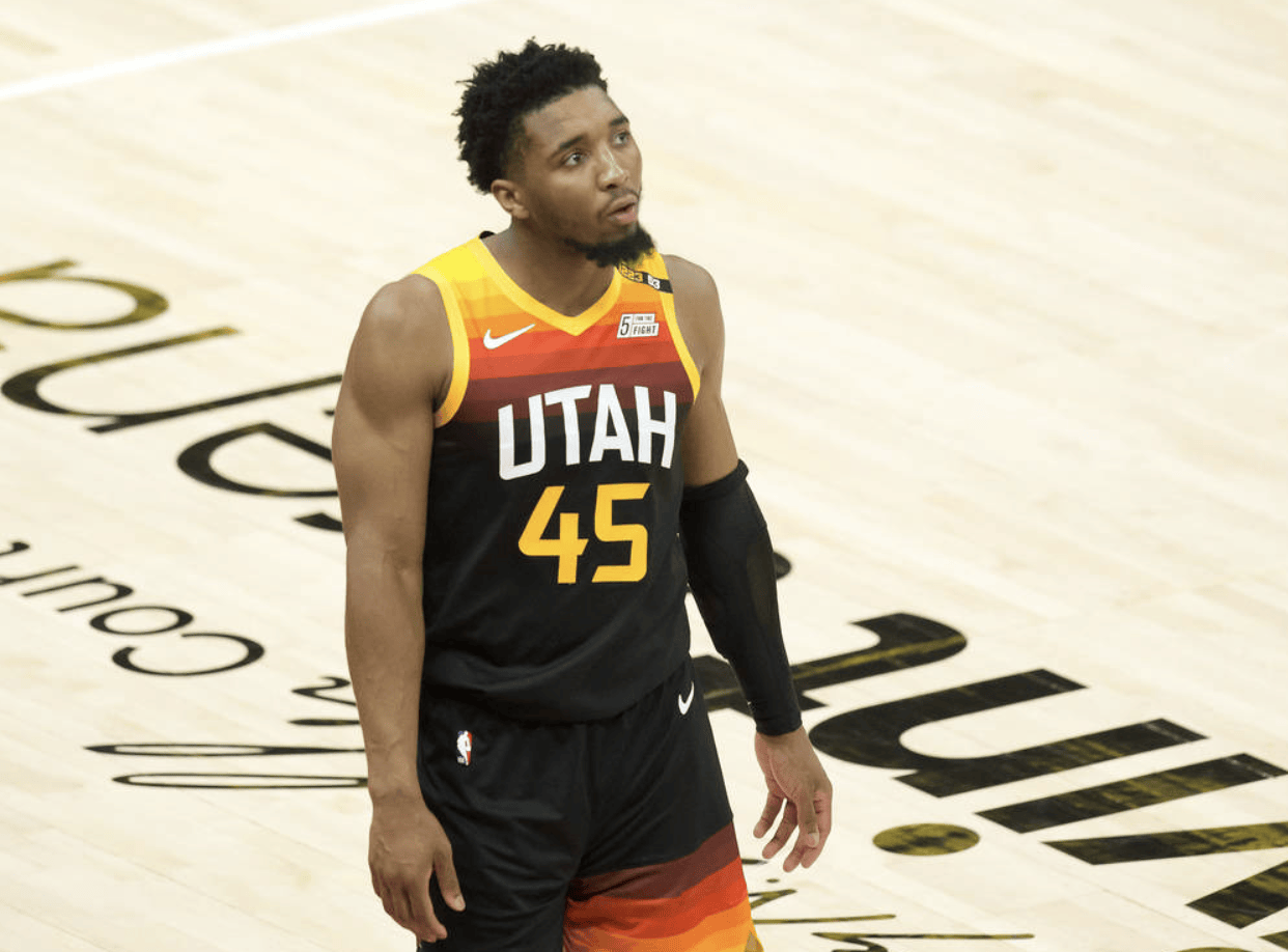 火箭碾压太阳,米切尔关键制胜 火箭碾压太阳,米切尔关键制胜