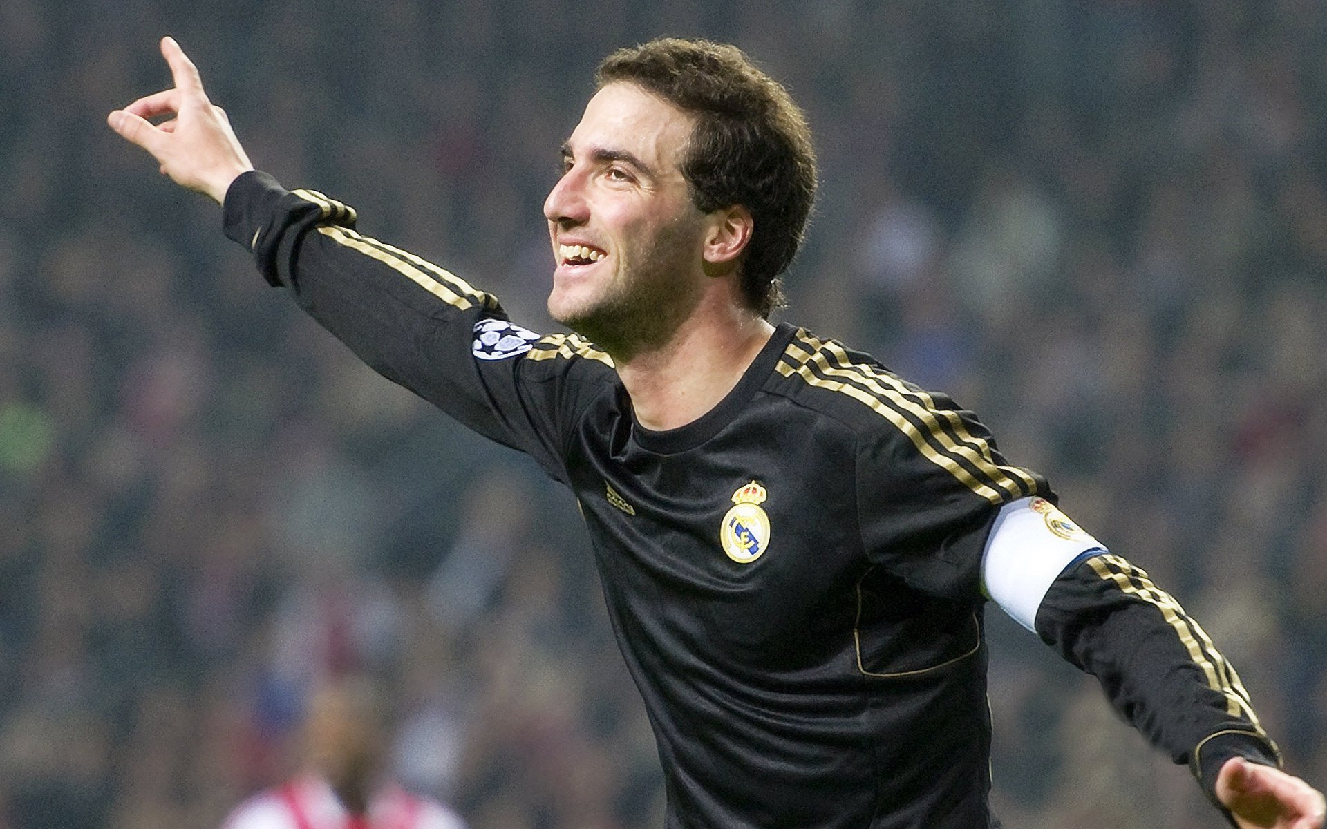 孙兴慜爆发破红军铁幕,利物浦战术如何压制巴西元素