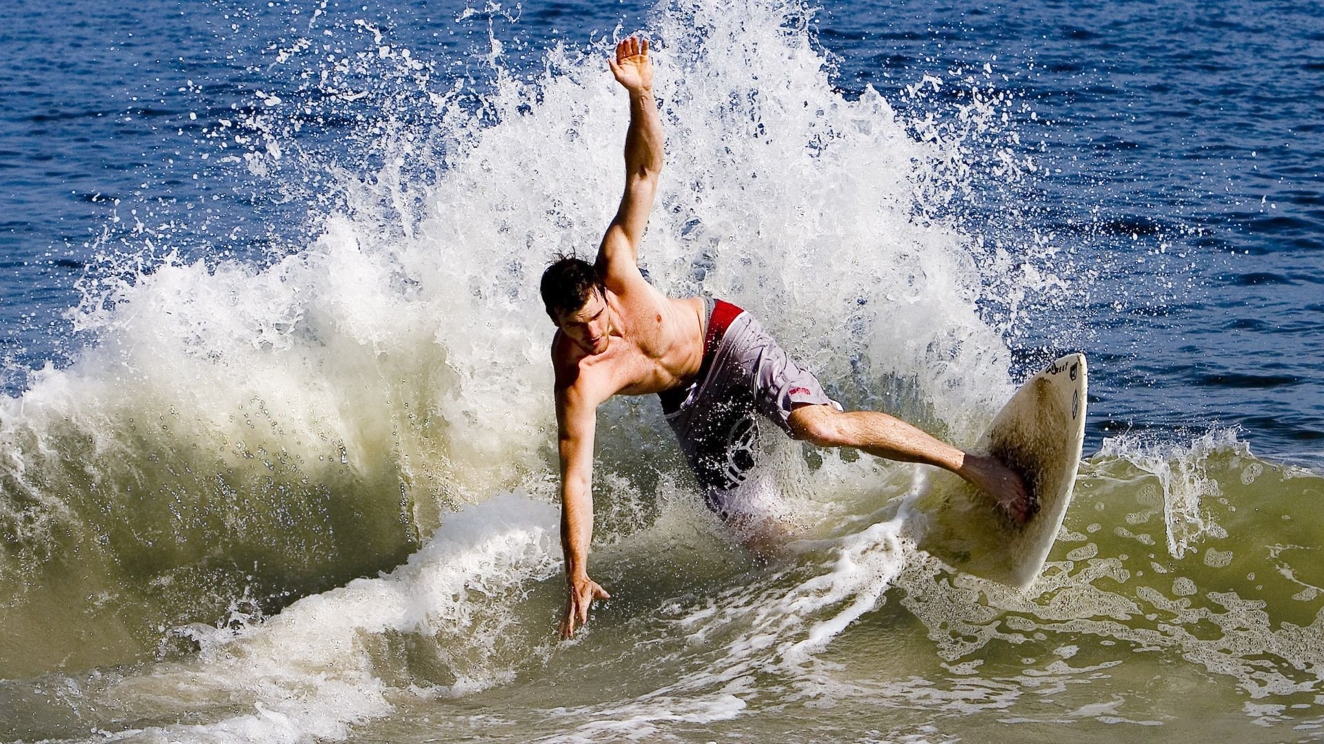 从美加墨世界杯到活塞淘汰赛,跨越时空的体育精神对话