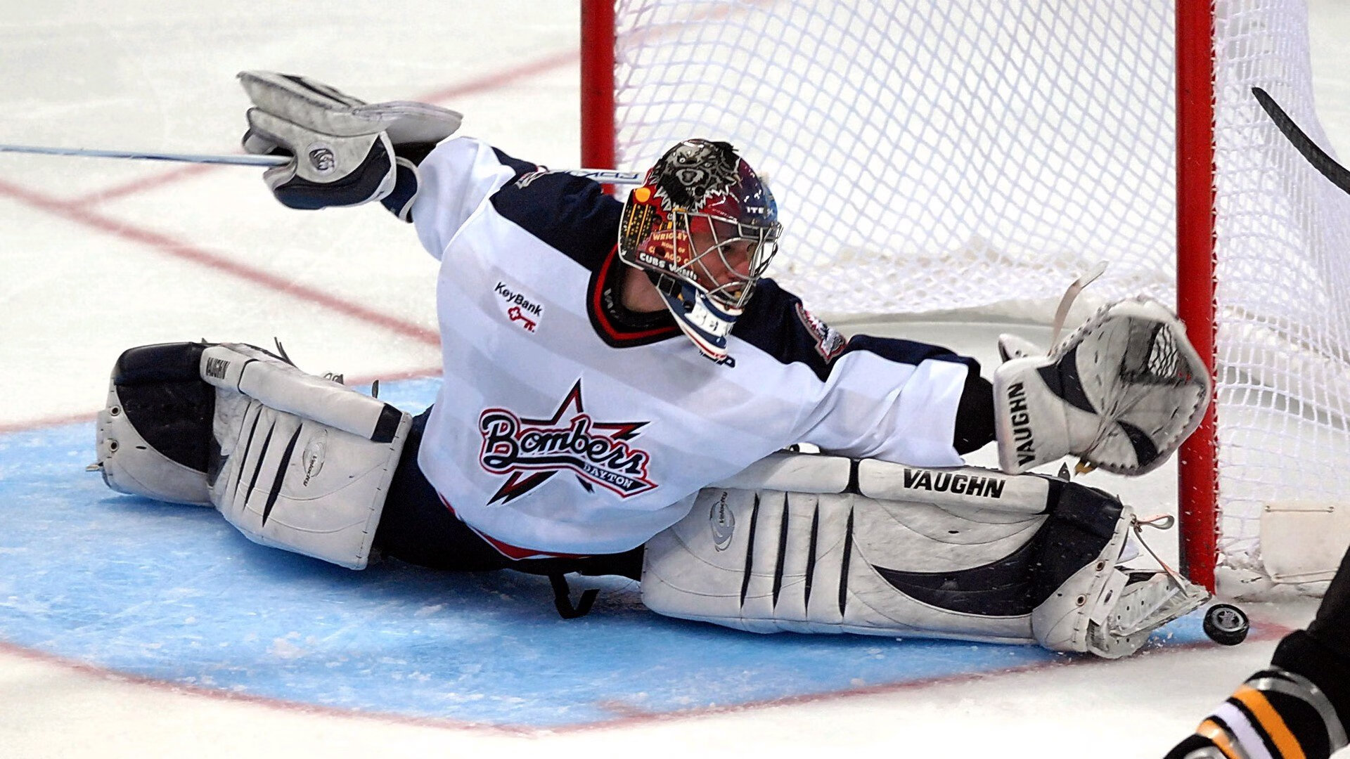 非洲雄鹰压制加勒比黑马,巴斯托尼一锤定音成关键先生