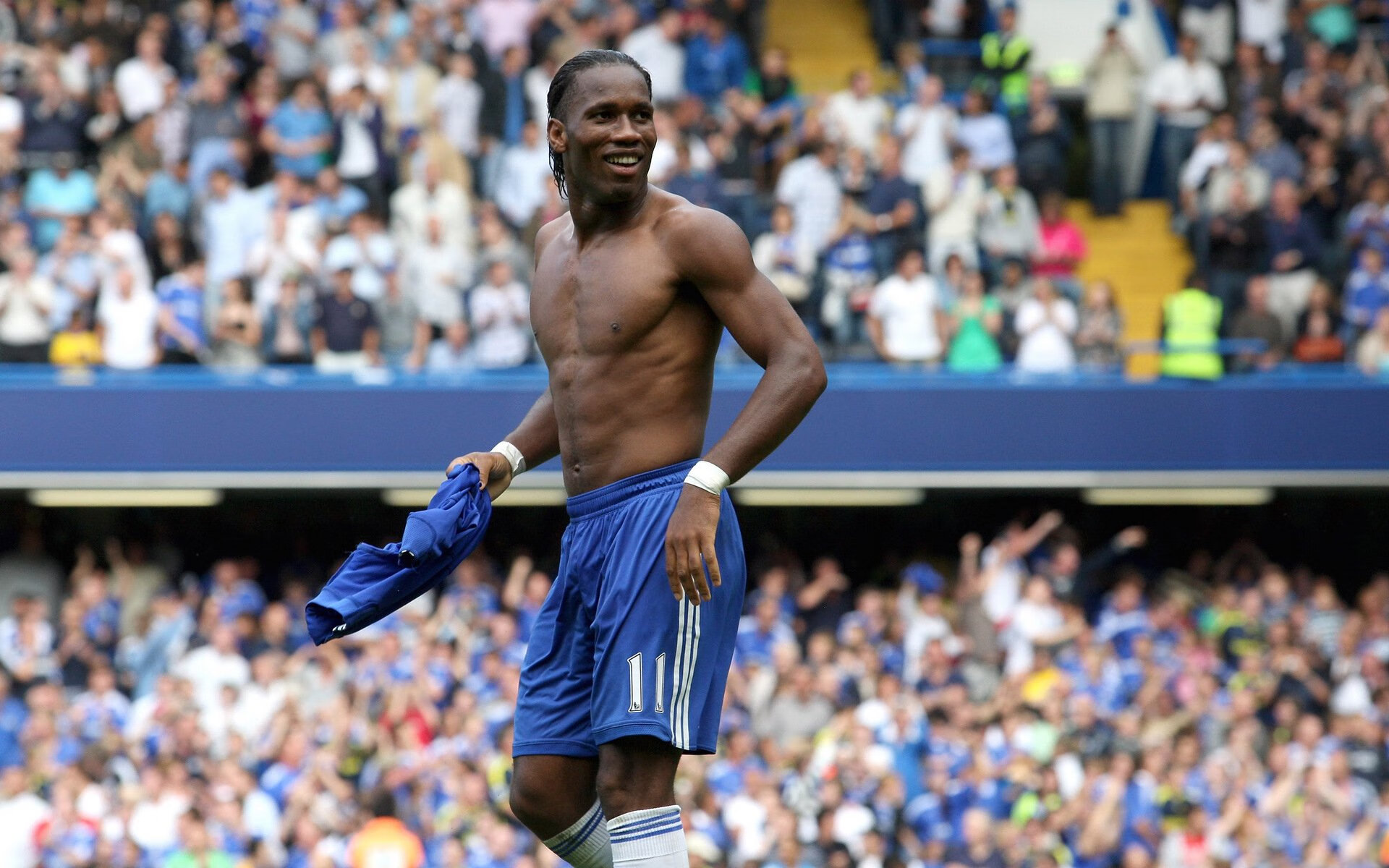 布鲁诺一锤定音，美国队连续得分压制威尔士展现战术纪律